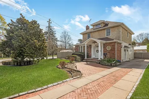 1018 Cottage Pl, Baldwin, NY 11510