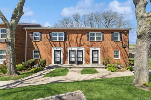 323 Hicksville Rd #4, Bethpage, NY 11714