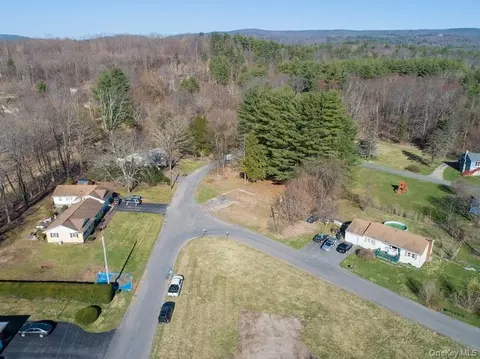 14 Johns Rd, Wawarsing, NY 12446