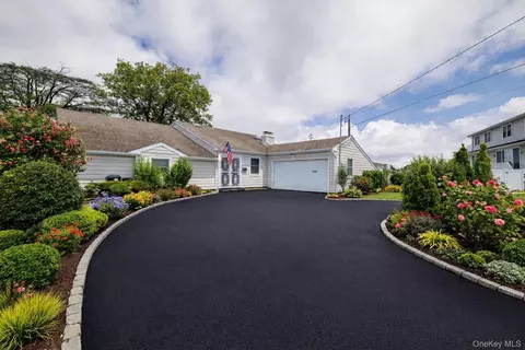 163 Mott St, Oceanside, NY 11572