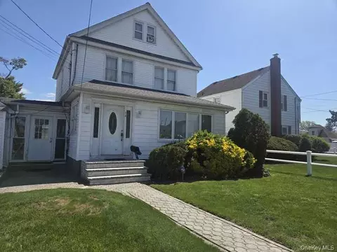 74 Holly Ave, Hempstead, NY 11550