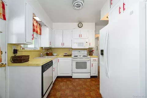 Kitchen - 31 Kingston Ave, Poughkeepsie, NY 12603 photo 2 of 2