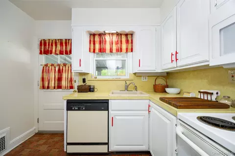 Kitchen - 31 Kingston Ave, Poughkeepsie, NY 12603 photo 1 of 2