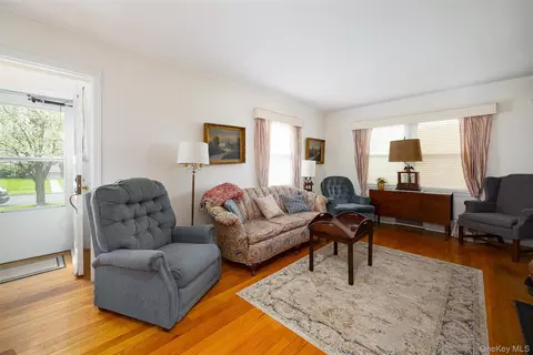 Living - 31 Kingston Ave, Poughkeepsie, NY 12603 photo 2 of 2