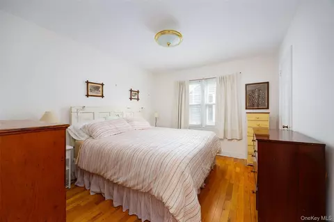 Bedroom - 31 Kingston Ave, Poughkeepsie, NY 12603 photo 2 of 7