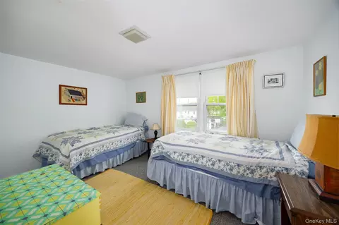 Bedroom - 31 Kingston Ave, Poughkeepsie, NY 12603 photo 5 of 7