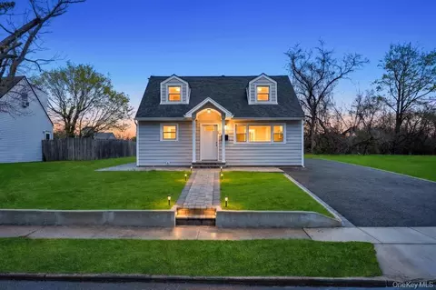 69 Parkway Blvd, Wyandanch, NY 11798
