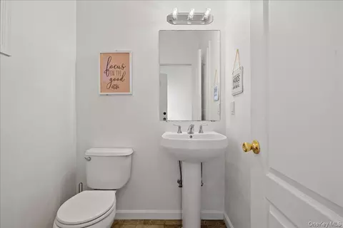 Entry Way - 19 Terrace Ln, Patchogue, NY 11772 photo 2 of 3