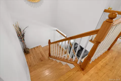 Entry Way - 19 Terrace Ln, Patchogue, NY 11772 photo 3 of 3