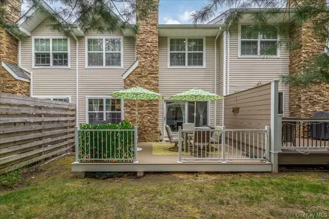 Exterior - 19 Terrace Ln, Patchogue, NY 11772 photo 4 of 8