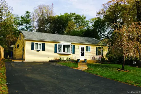 18 Washington Pl, Orangetown, NY 10965