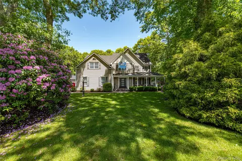 22 Cricket Ct, Wading River, NY 11792