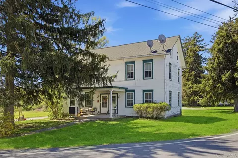417-419 Old Indian Rd, Marlboro, NY 12542