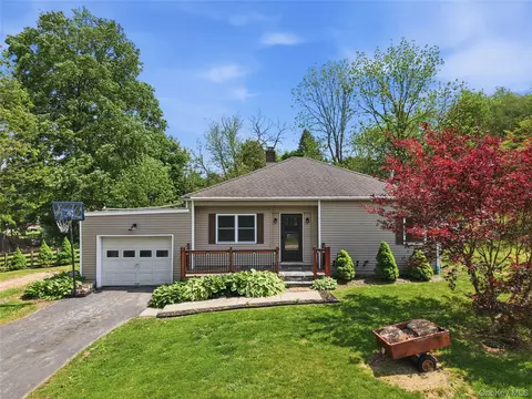 7 Vincent Ln, Pine Island, NY 10969