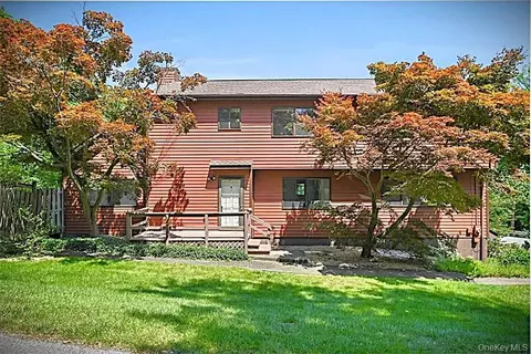 4 Mack Pl, Monroe, NY 10950