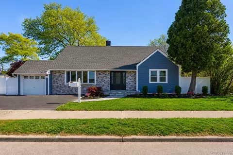 2206 Union Blvd, Bay Shore, NY 11706
