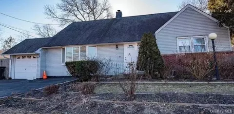 2206 Union Blvd, Bay Shore, NY 11706