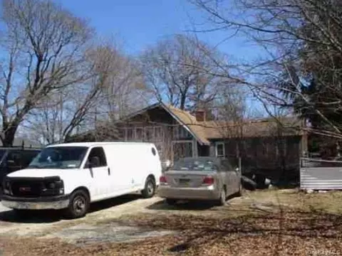 59 Broadway, Shirley, NY 11967