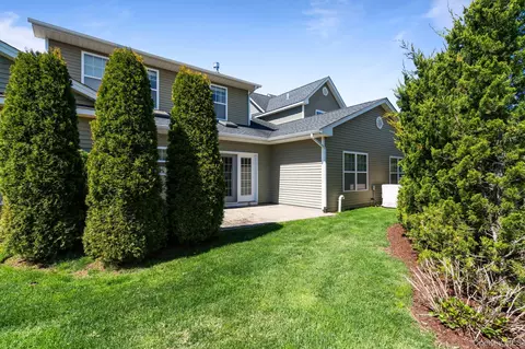 Exterior - 156 Stoneleigh Dr, Riverhead, NY 11901 photo 5 of 11