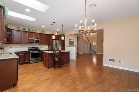 Kitchen - 156 Stoneleigh Dr, Riverhead, NY 11901 photo 1 of 7