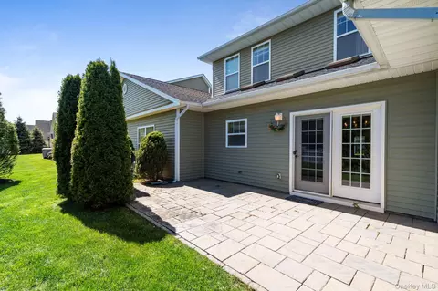 Other - 156 Stoneleigh Dr, Riverhead, NY 11901 photo 4 of 11