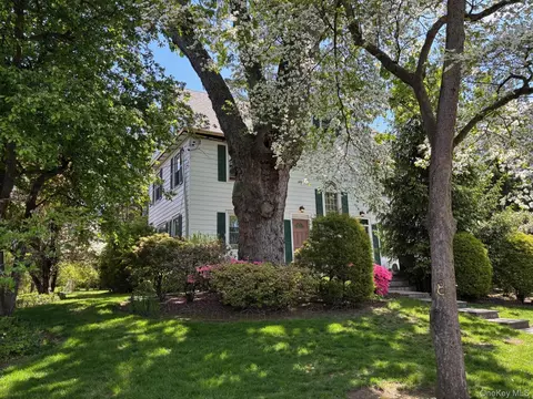 8 Hobart St, Bronxville, NY 10708