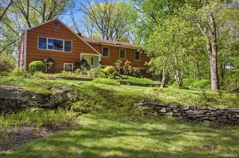 93 Brundage Ridge Rd, Bedford, NY 10506
