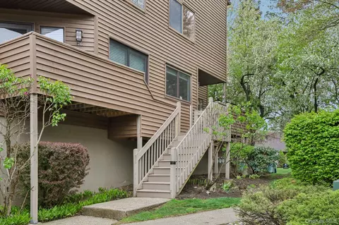 28 Tulip Court 28 In Bldg Ct #3, Clarkstown, NY 10954