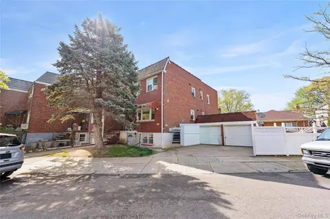 2535 Bayside Ln, Flushing, NY 11358