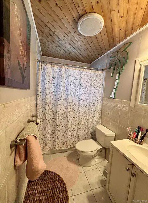 Bath - 228 Patchogue Ave, Mastic, NY 11950 photo 1 of 1