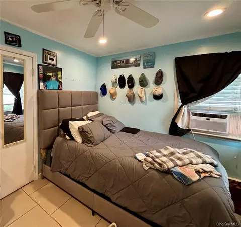 Bedroom - 228 Patchogue Ave, Mastic, NY 11950 photo 3 of 4