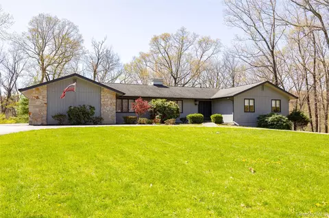 6 King Rd, East Fishkill, NY 12533