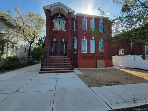 24712 139th Ave, Rosedale, NY 11422