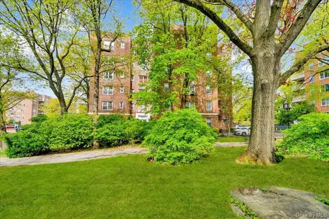 2600 Henry Hudson Pkwy #5D, New York, NY 10463