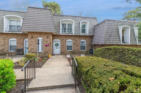 655 Middle Country Rd #4F1, Selden, NY 11784
