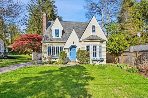 82 Crescent Ter, Bedford Hills, NY 10507