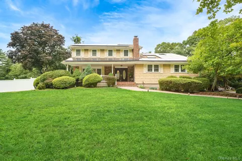 2 Village Dr W, Dix Hills, NY 11746
