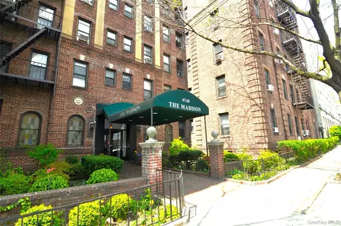 4720 42nd St #5G, New York, NY 11104