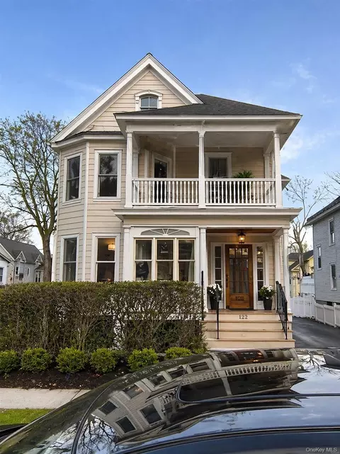 122 S Cherry St, Poughkeepsie, NY 12601