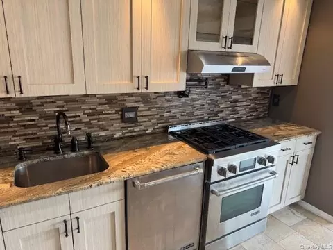 Kitchen - 75 S Bay Dr, Babylon, NY 11702 photo 1 of 2