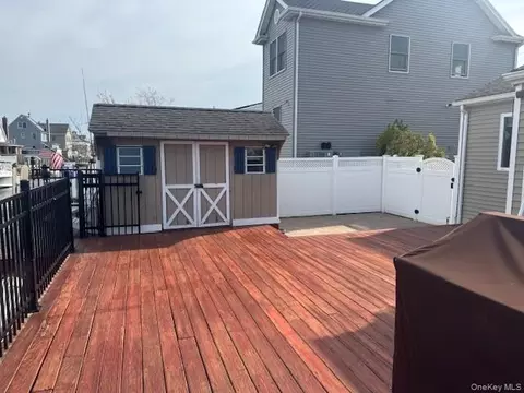 Exterior - 75 S Bay Dr, Babylon, NY 11702 photo 2 of 6