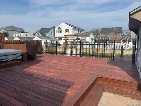 Exterior - 75 S Bay Dr, Babylon, NY 11702 photo 5 of 6