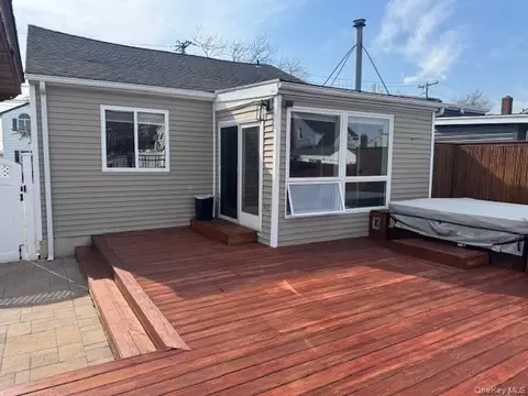 Exterior - 75 S Bay Dr, Babylon, NY 11702 photo 3 of 6