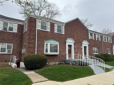 233-16 131st Ave #UPPER, Rosedale, NY 11422