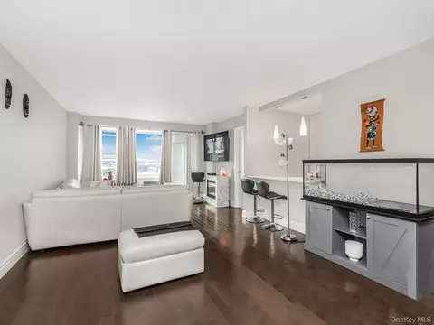 1841 Central Park Ave #16A, Yonkers, NY 10710