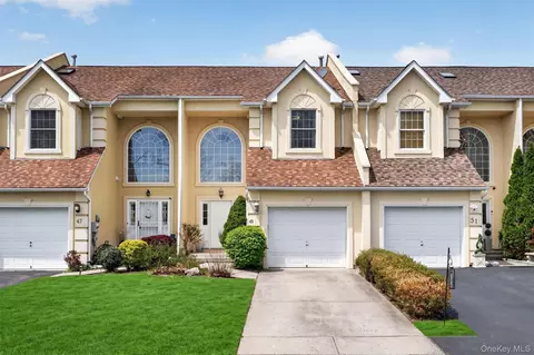 49 Oak Hill Rd, Middletown, NY 10941