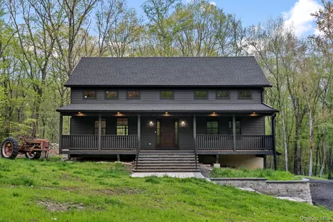660 S Plank Rd, Newburgh, NY 12550