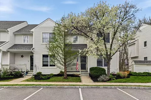314 Cornwall Meadows Ln, Patterson, NY 12563