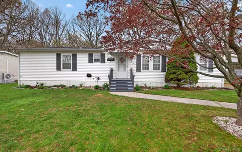 638 Fresh Pond Ave #375, Calverton, NY 11933