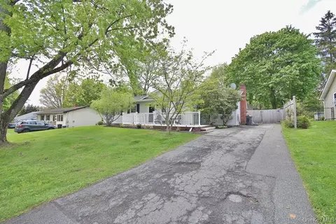 27 Cooper Dr, Monroe, NY 10950